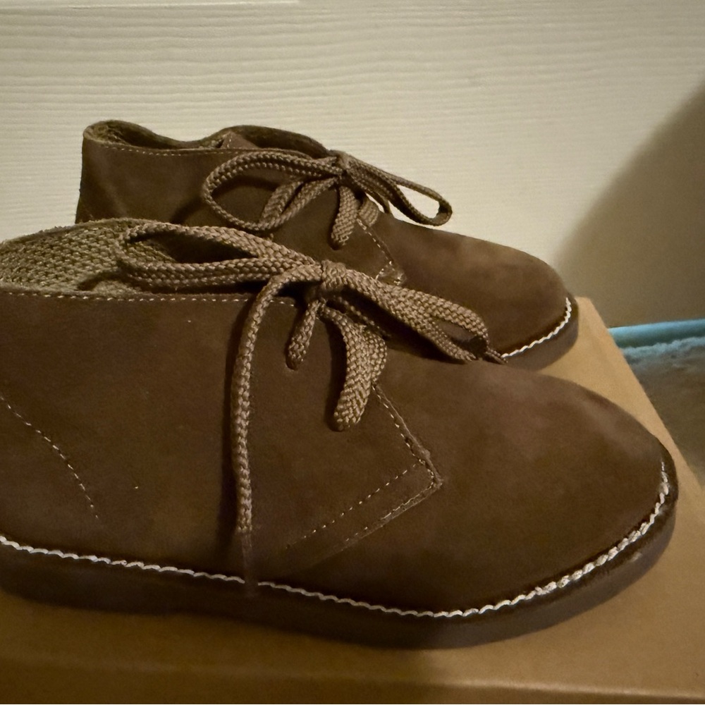 J CREW  Crewcuts  Boys Size K13 Suede Brown Lace Up Boots, Chukka - Picture 3 of 3